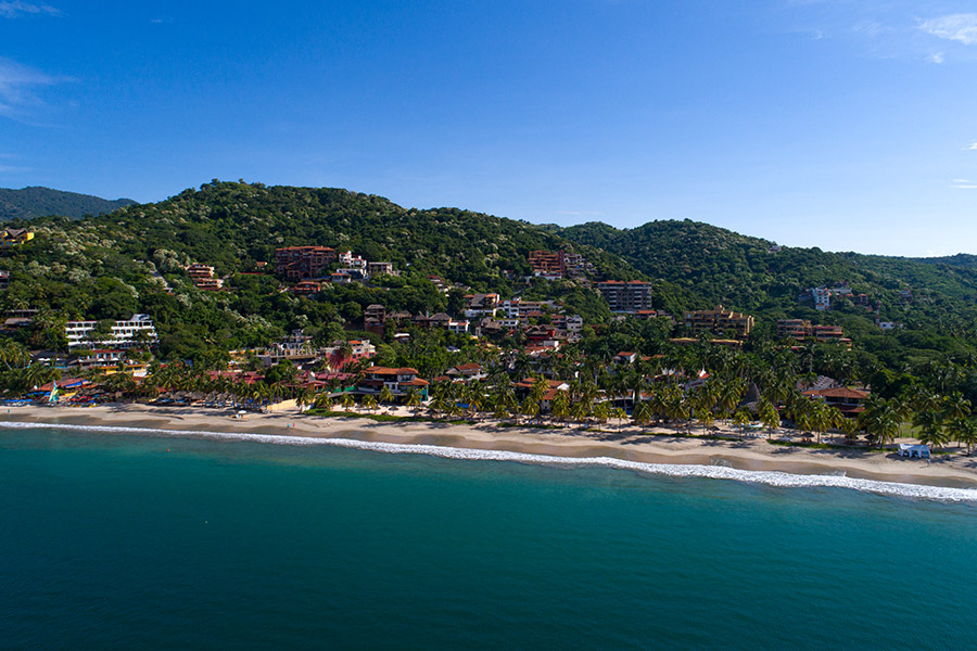 Un Imperdible en Ixtapa Zihuatanejo: Playa la Ropa - Revista Hola Polanco